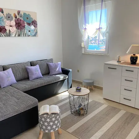 Tihana Apartment *